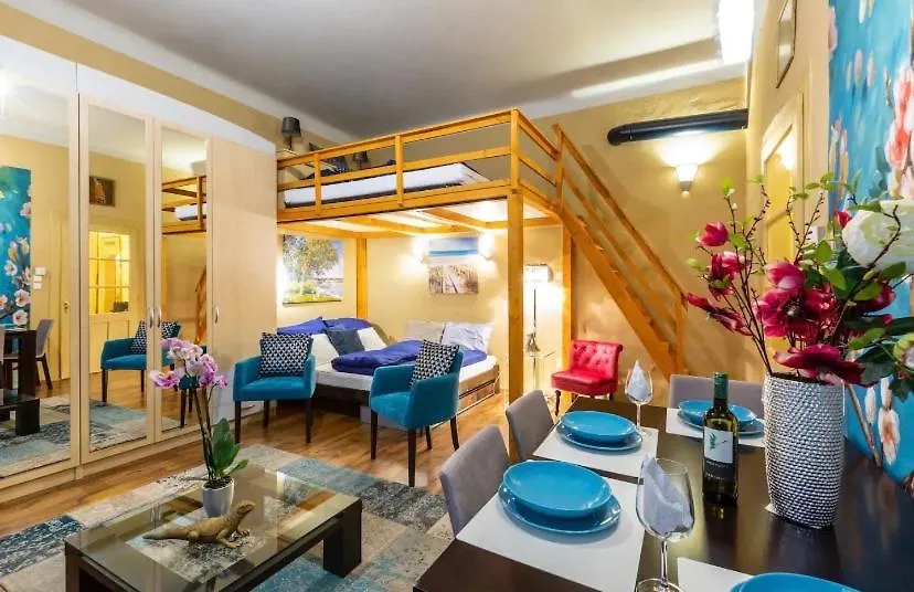 Cherry Blossom Designer Apartment In The Center With Free Parking 부다페스트